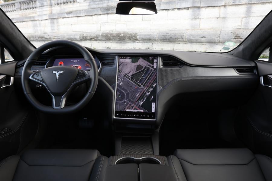 Торпедо Tesla Model S 75D 2016 года  (WW) (фото 10 из 15)